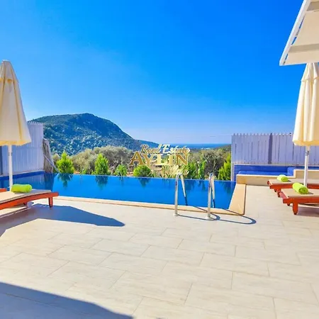 Rainball With Private Pool And Jacuzzi